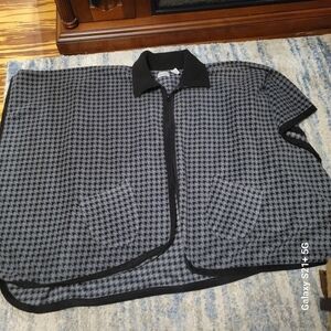 NWOT LeModa cape OSFA